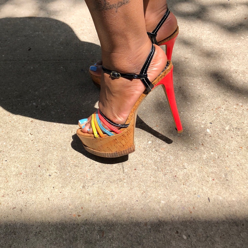 Multi colored platform heels🧡